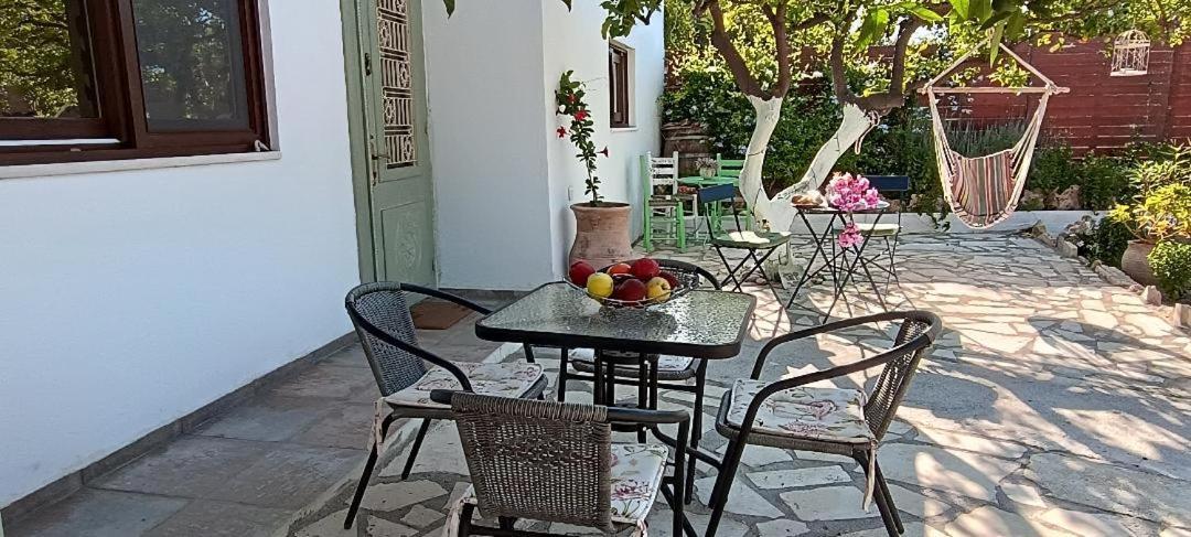 ο κήπος The Garden *